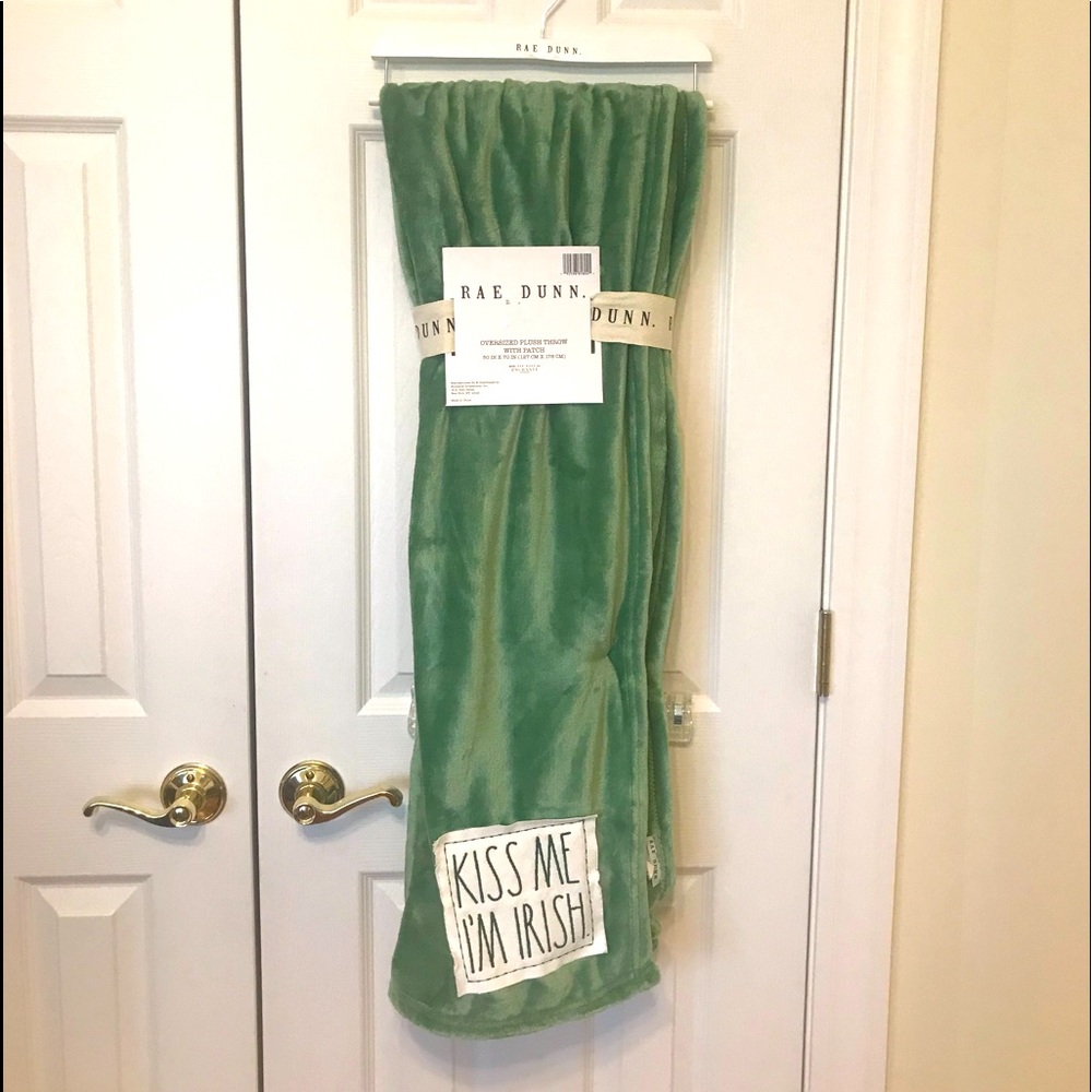 NWT Rae Dunn ☘️Kiss Me I’m Irish☘️ oversized plush throw 50 x 70